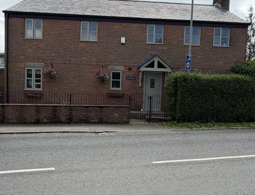 Full Outside – Hutton, Preston